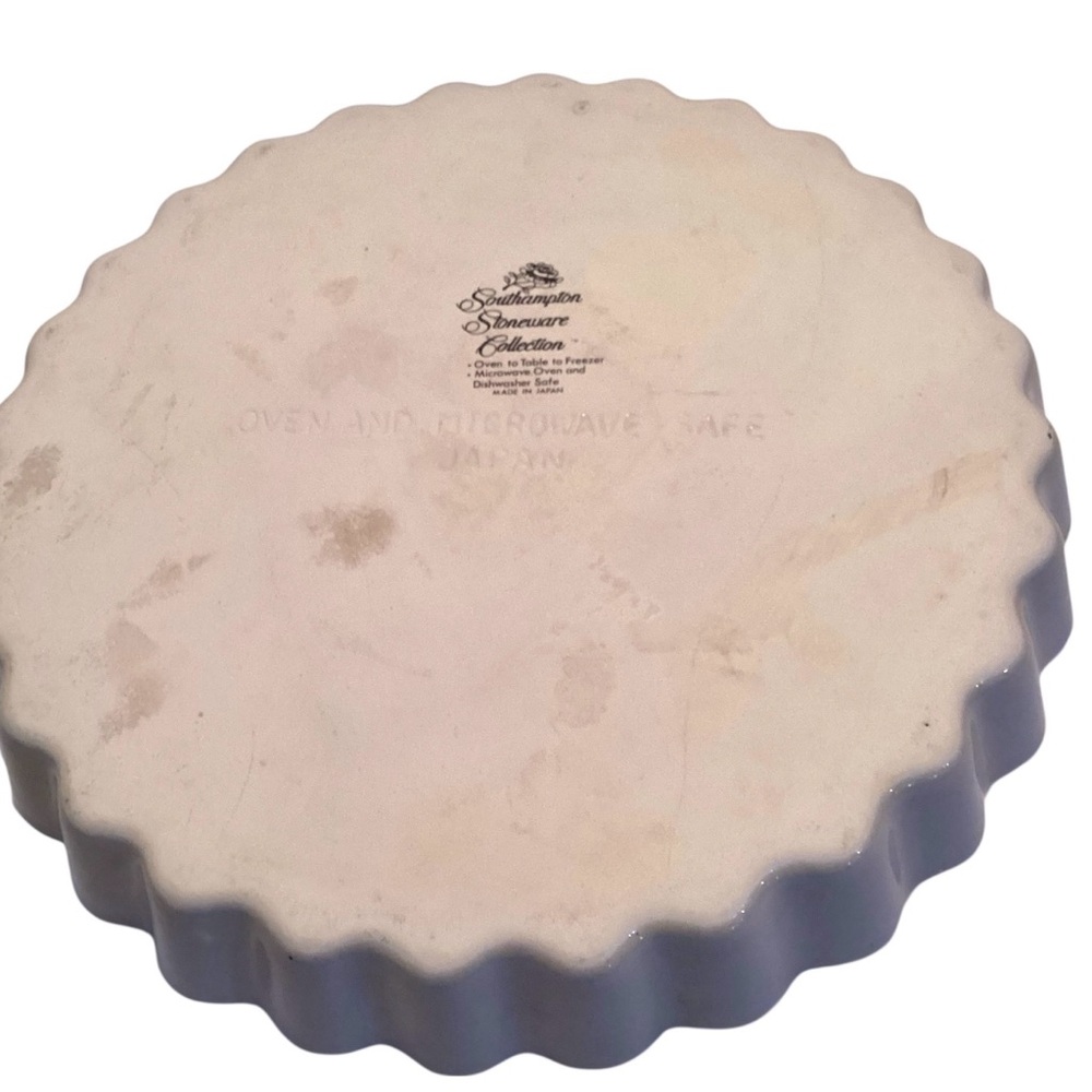 Southhampton Stoneware Round Quiche Baking Dish Scalloped Rim Floral Japan 10" - Picture 4 of 5